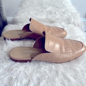 Nude / Beige Loafer Slides / Flats - 7.5